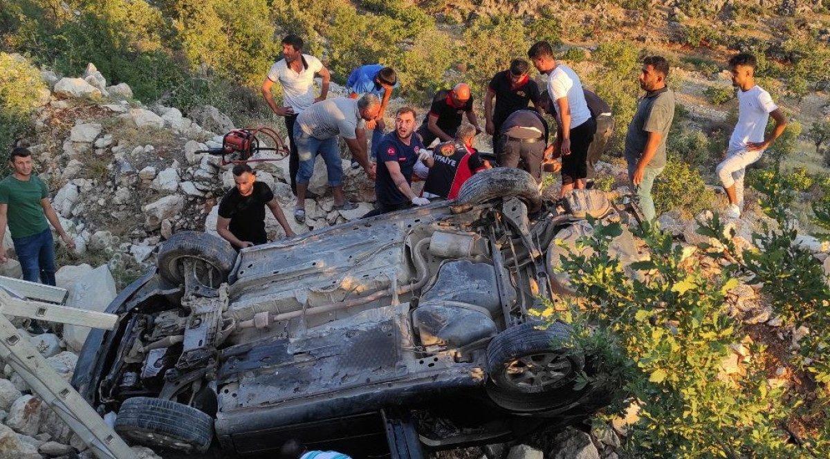 Adıyaman-Gaziantep karayolunda kaza: 2 ölü, 6 yaralı