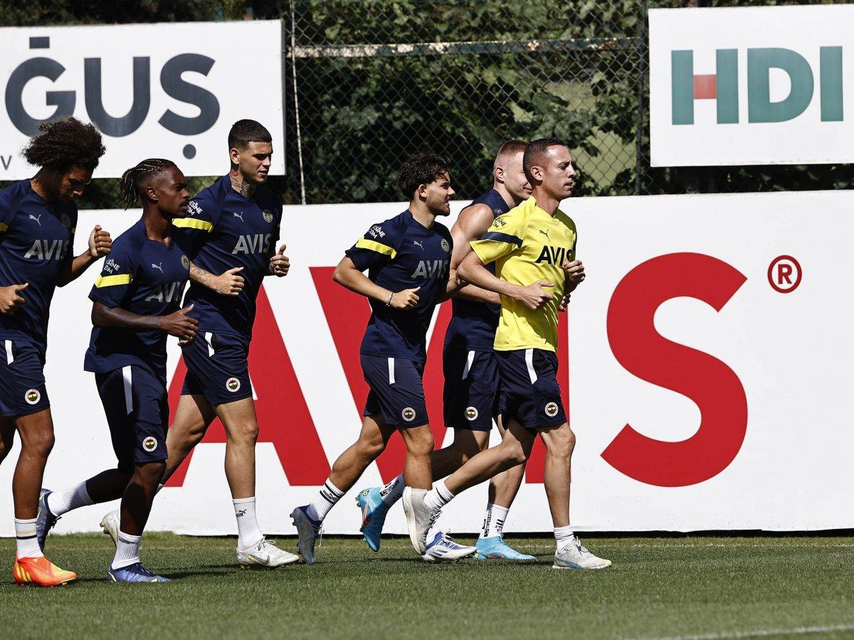 Fenerbahçe'nin geniş kadrosu dikkat çekti