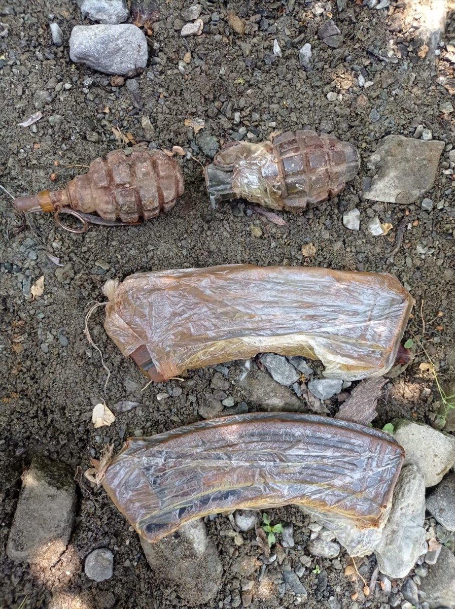 Tunceli’de teröristlerin el bombası ve mühimmatına el konuldu