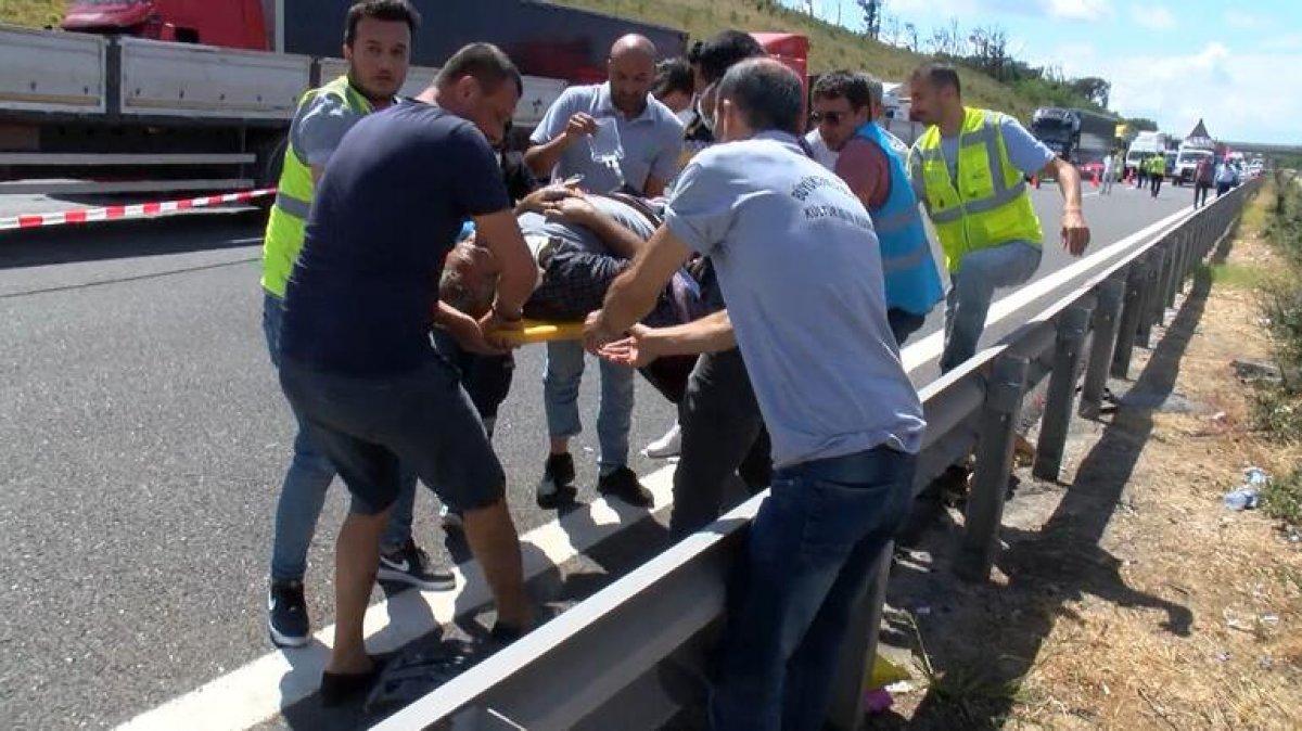 Sarıyer'de kontrolden çıkan kimyasal yüklü tır yan yattı