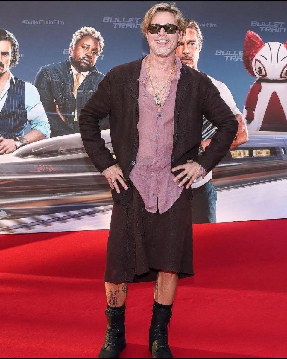 Brad Pitt, etek giydi