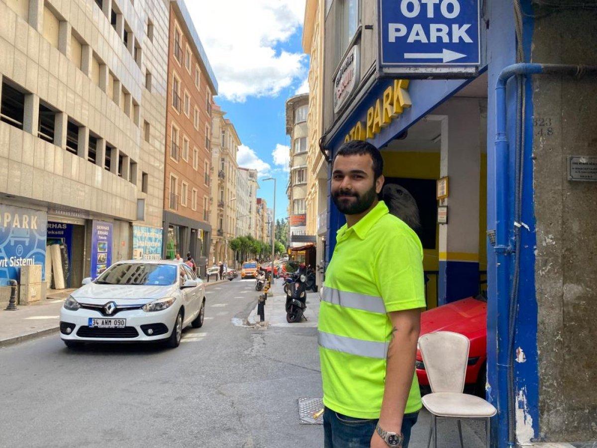 Şişli'de kaçan hırsızı tekme atarak yakaladı