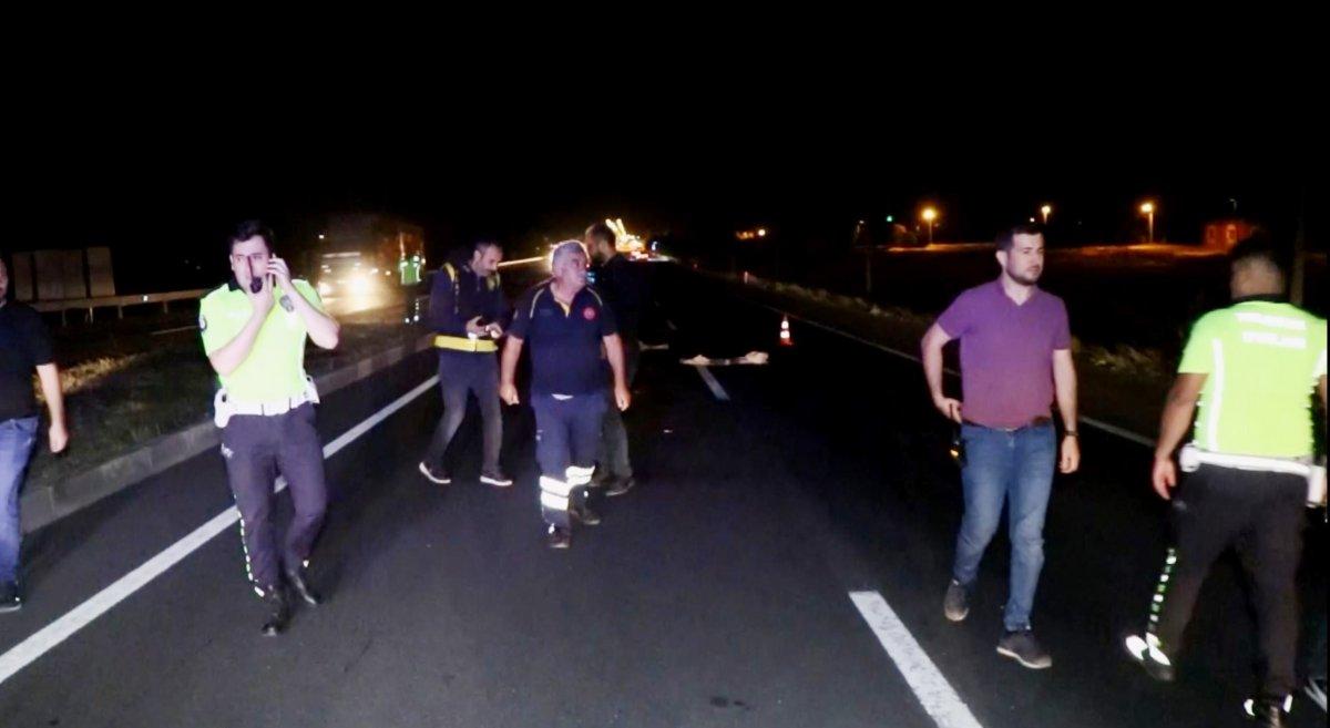 Aracın bagajı açık kalınca yola fırlayan bebek yaşamını yitirdi