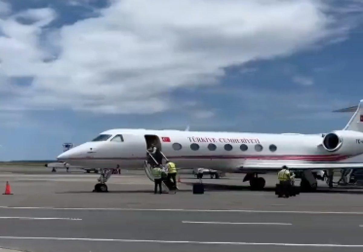 Vahit Kirişci Venezuela'da toprak bakıyor