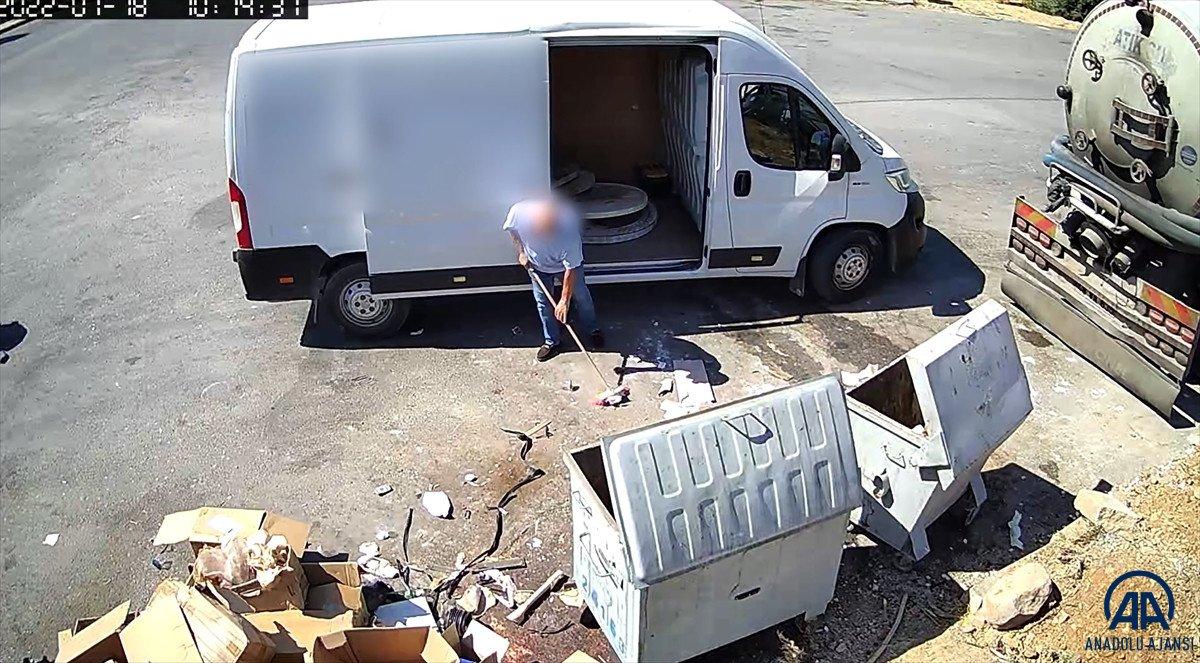 Bodrum'da bir kişiye, konteyner önüne döktüğü atıklar geri toplatıldı