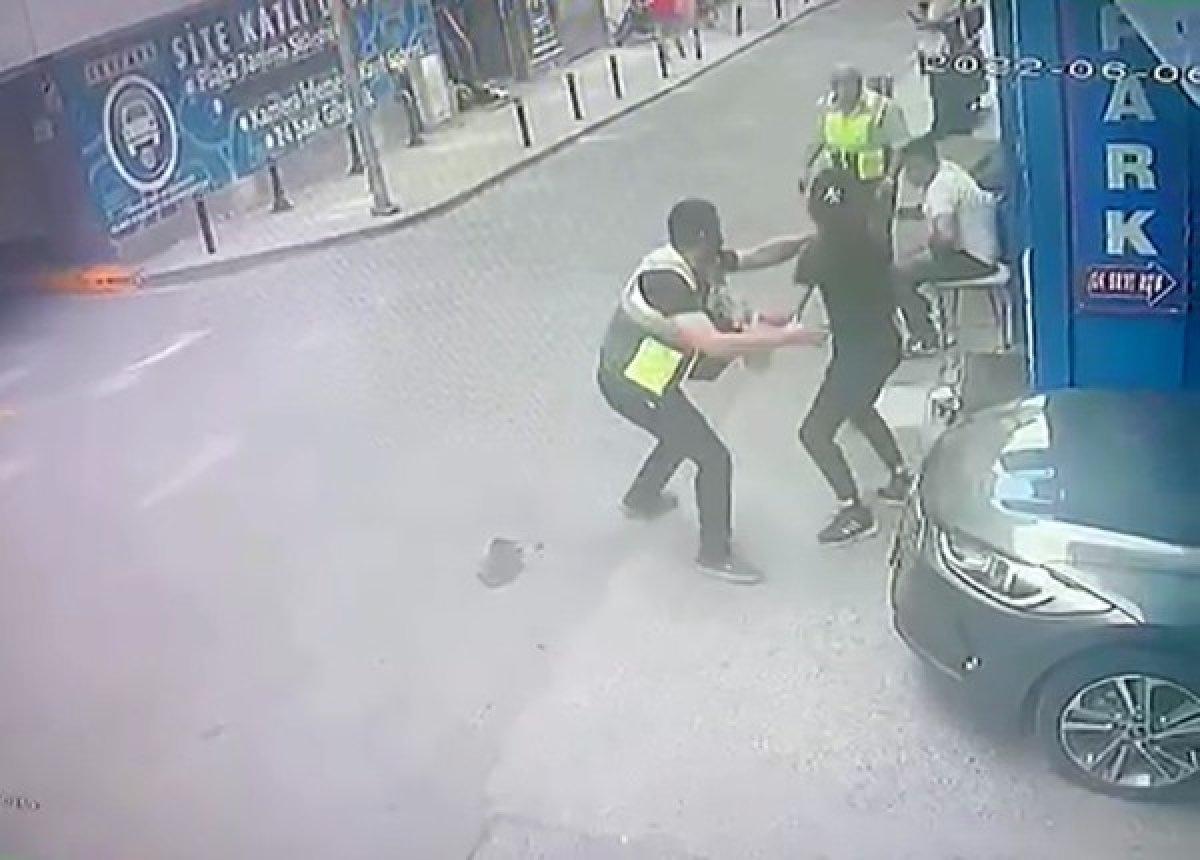 Şişli'de kaçan hırsızı tekme atarak yakaladı