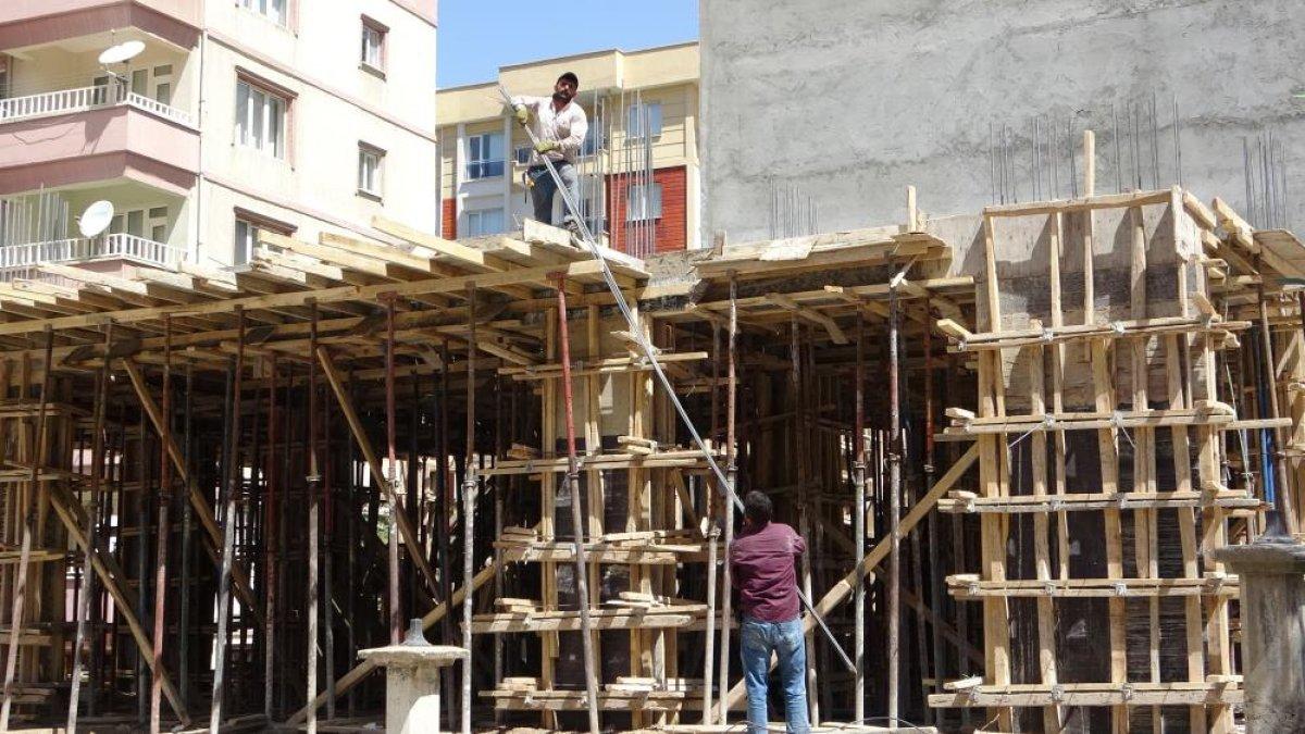 Van’da işçiler 33 derecede ekmek mücadelesi veriyor