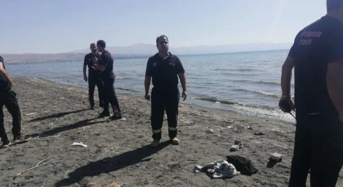 Van Gölü'ne giren 6 çocuktan 2'si boğuldu