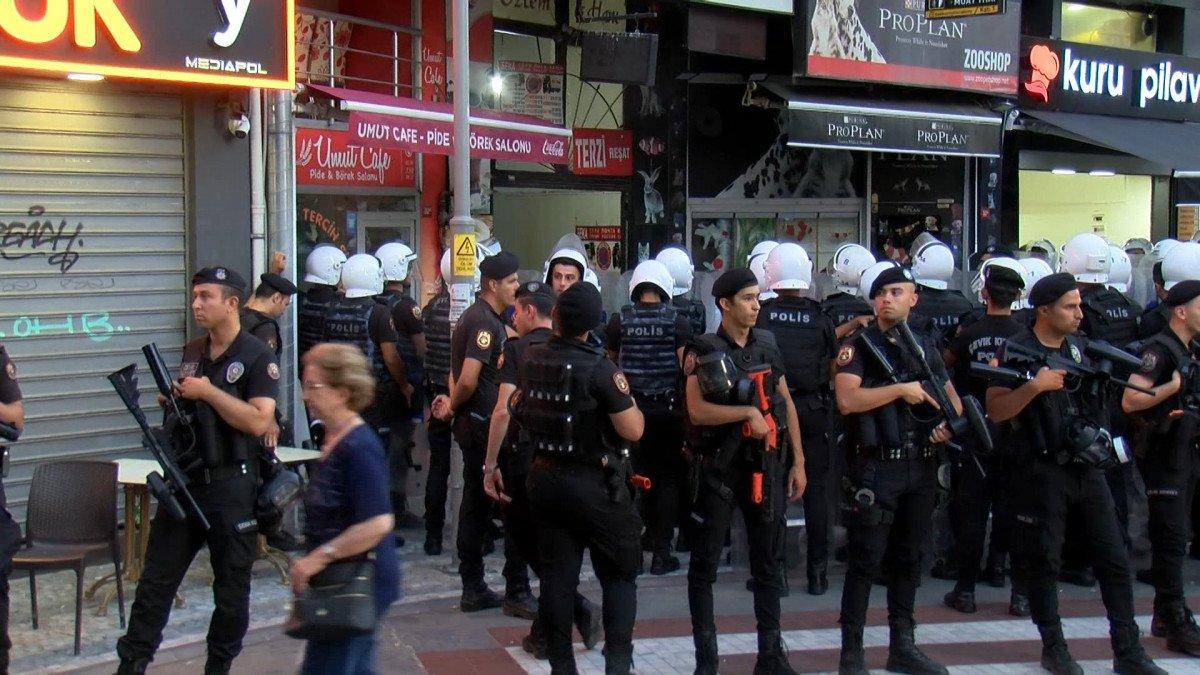 Kadıköy’de izinsiz yürüyüşe polis müdahalesi: 106 gözaltı