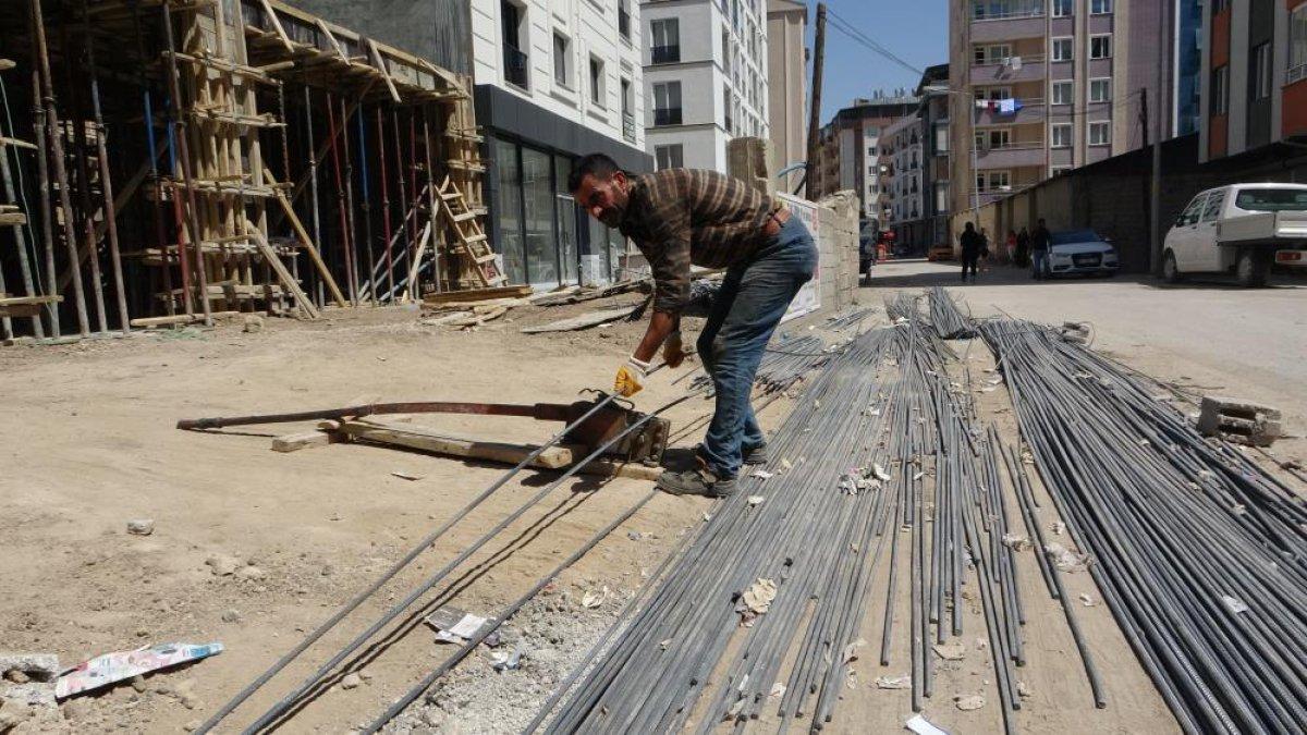 Van’da işçiler 33 derecede ekmek mücadelesi veriyor