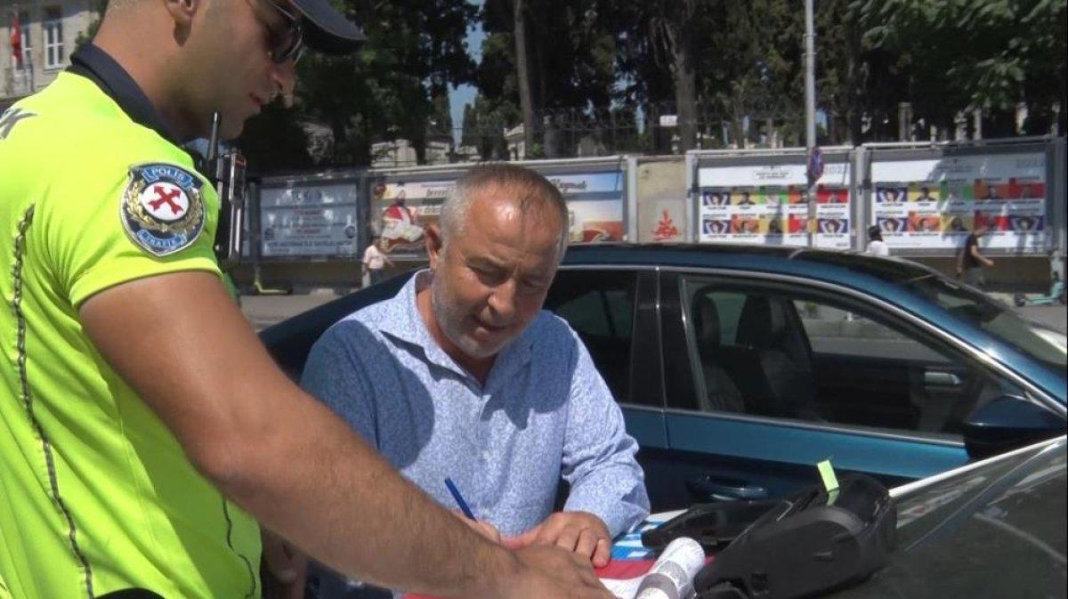 Şişli’deki denetimlerde ceza kesilen sürücü: Polis memurlarını çok seviyorum