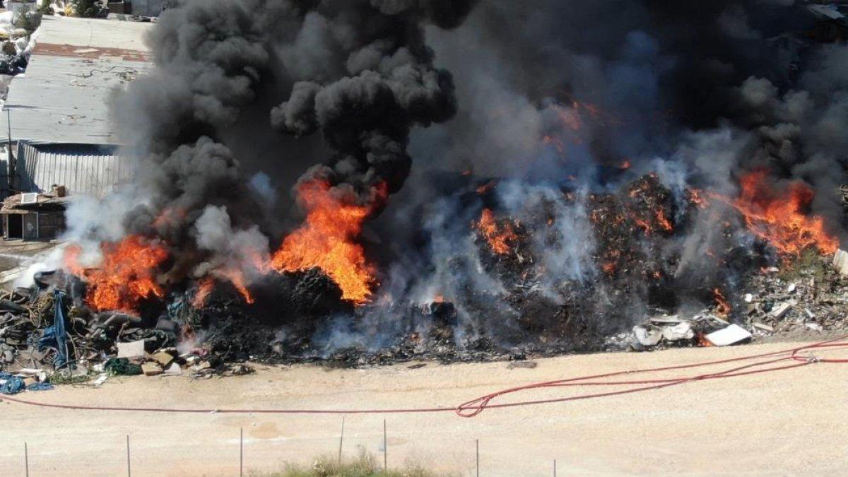 Bursa'da geri dönüşüm tesisinde yangın çıktı