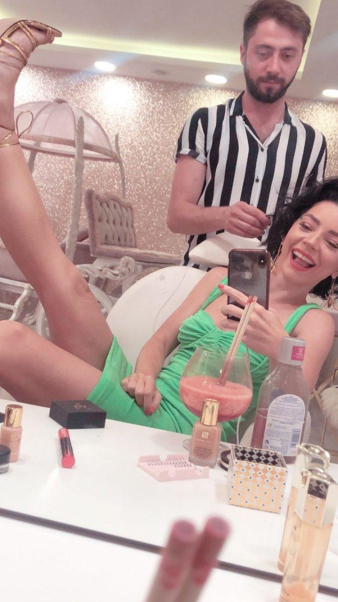 Merve Boluğur'un ilk sahne performansı