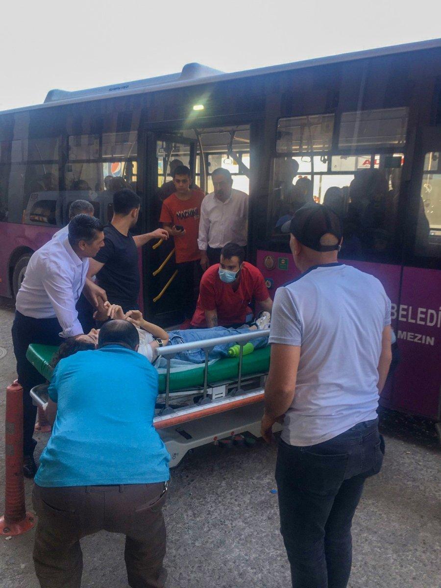 Van'da otobüs şoförü, fenalaşan yolcuyu hastaneye yetiştirdi