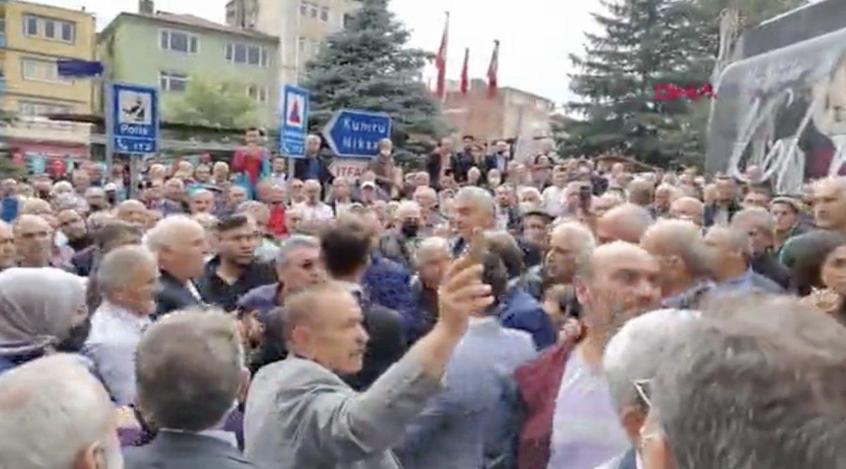 Meral Akşener konuşmasına itiraz eden vatandaşla dalga geçti