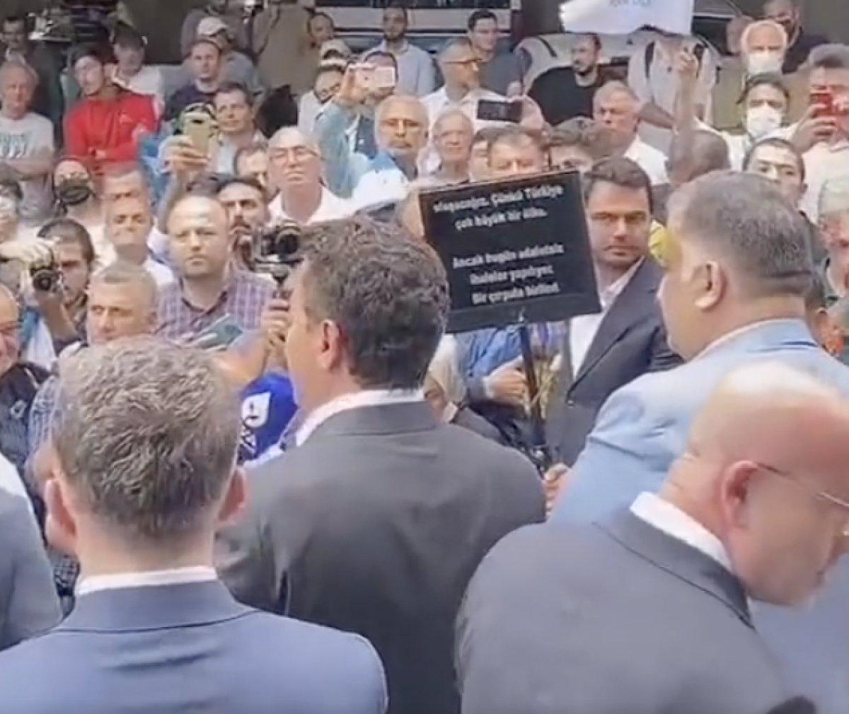 Ali Babacan halka prompterdan seslendi