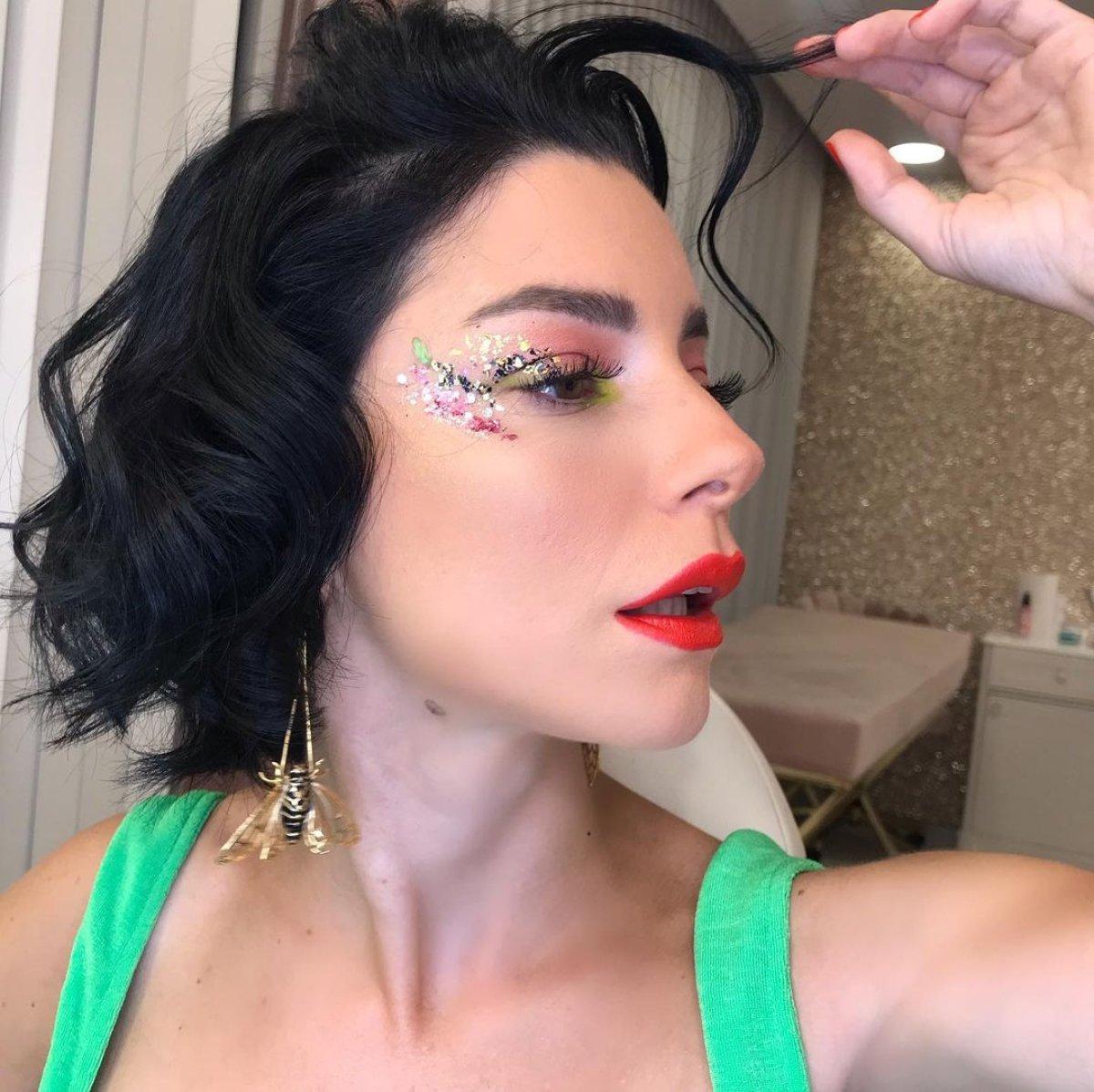 Merve Boluğur'un ilk sahne performansı