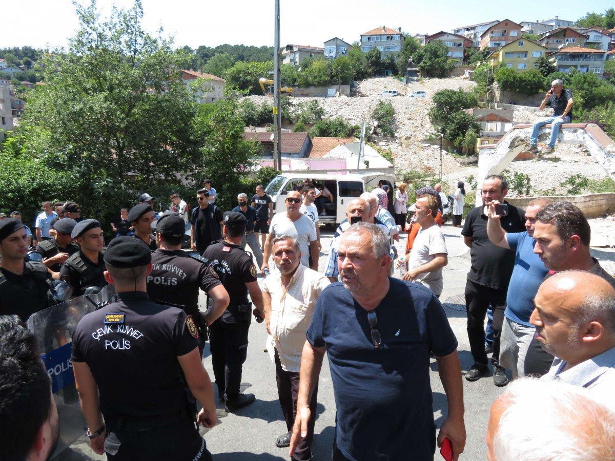 Beykoz’da yıkım ekibi ile mahalleli arasında arbede
