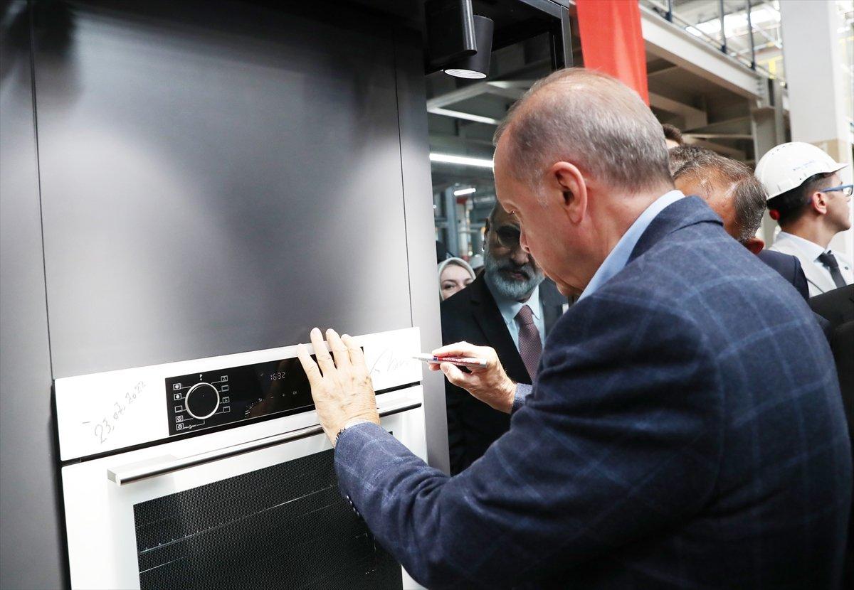 Cumhurbaşkanı Erdoğan: Muhalefet, Türkiye'yi saman ithalatçısı gibi göstermeye çalışıyor