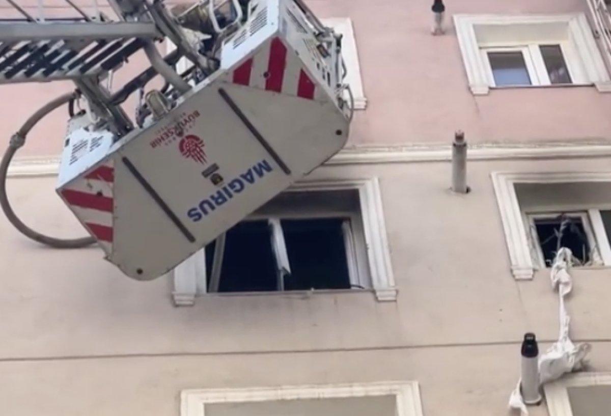 Üsküdar'da doğalgaz kaynaklı patlama: 1 yaralı