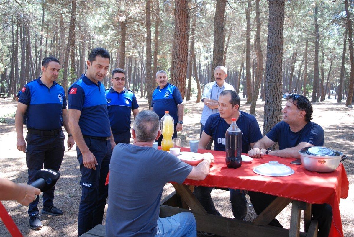 Sancaktepe'de yangınla mücadele için ekipler sahaya indi
