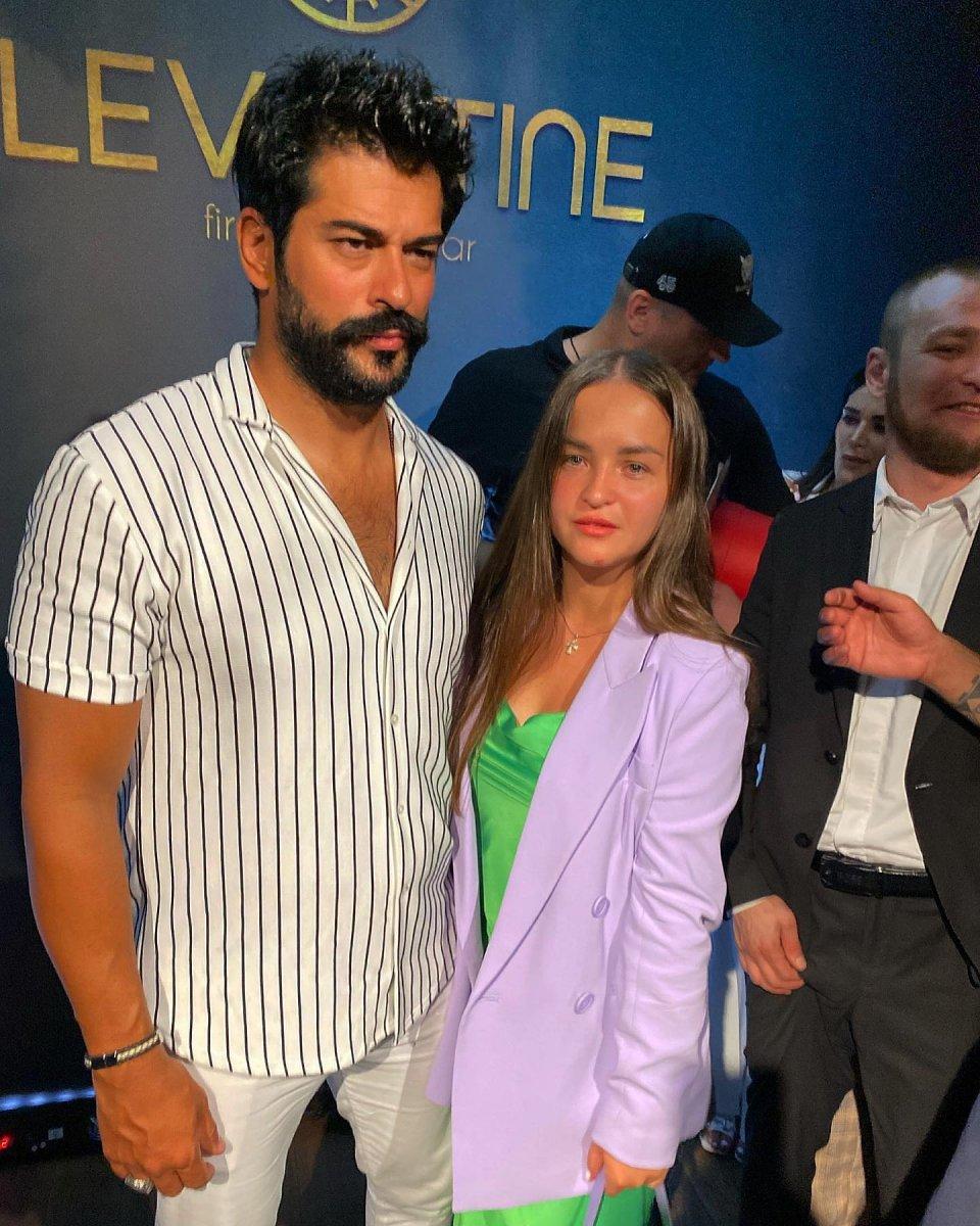 Burak Özçivit, Rusya’da izdiham yarattı