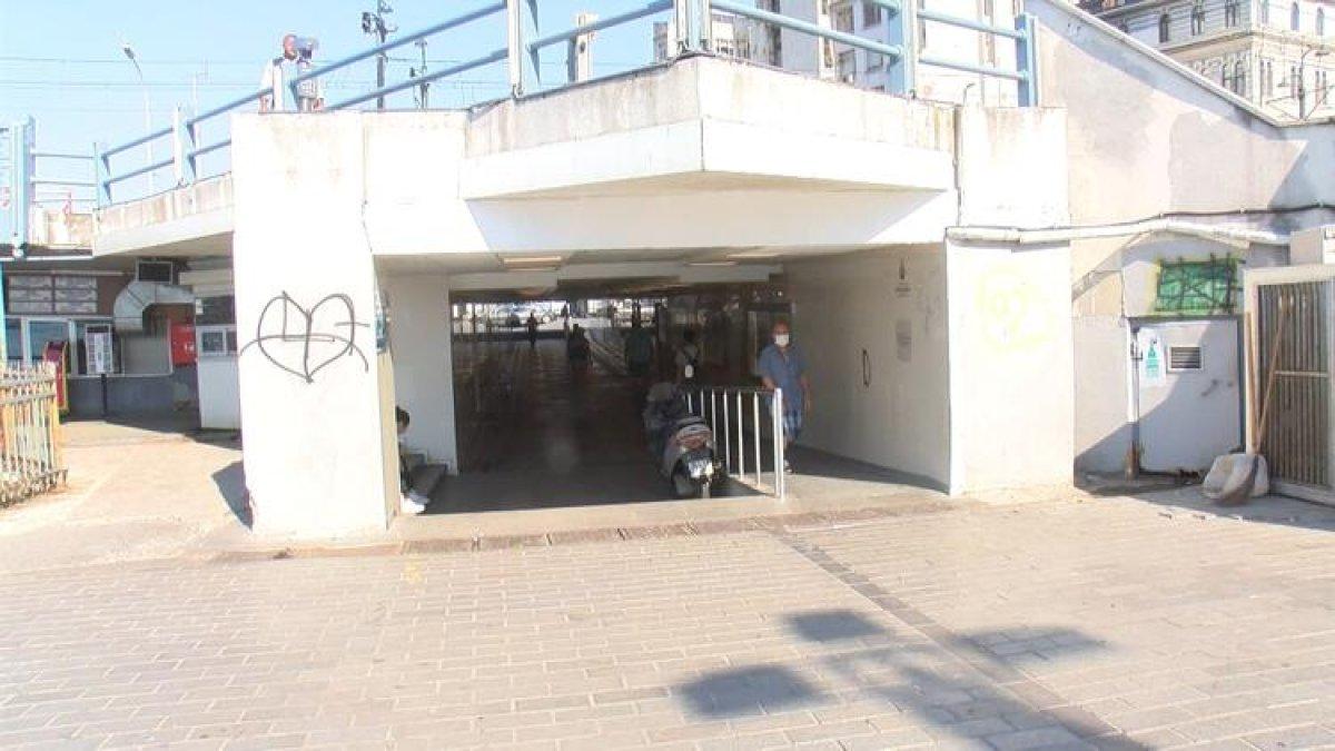 Karaköy'deki alt geçitte dehşet: Tuvalet görevlisini tinerle yaktı