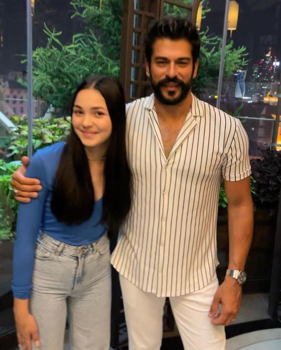 Burak Özçivit, Rusya’da izdiham yarattı