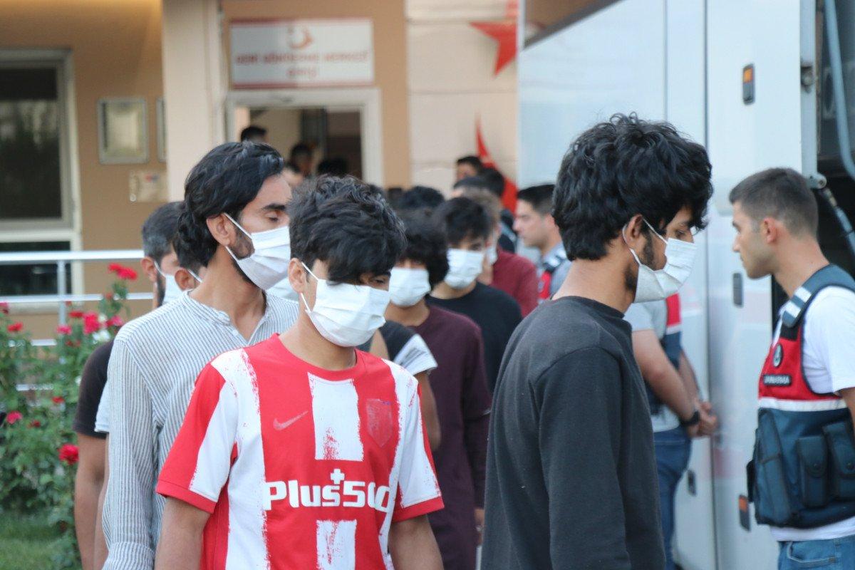 542 kaçak Afgan, ülkelerine gönderildi