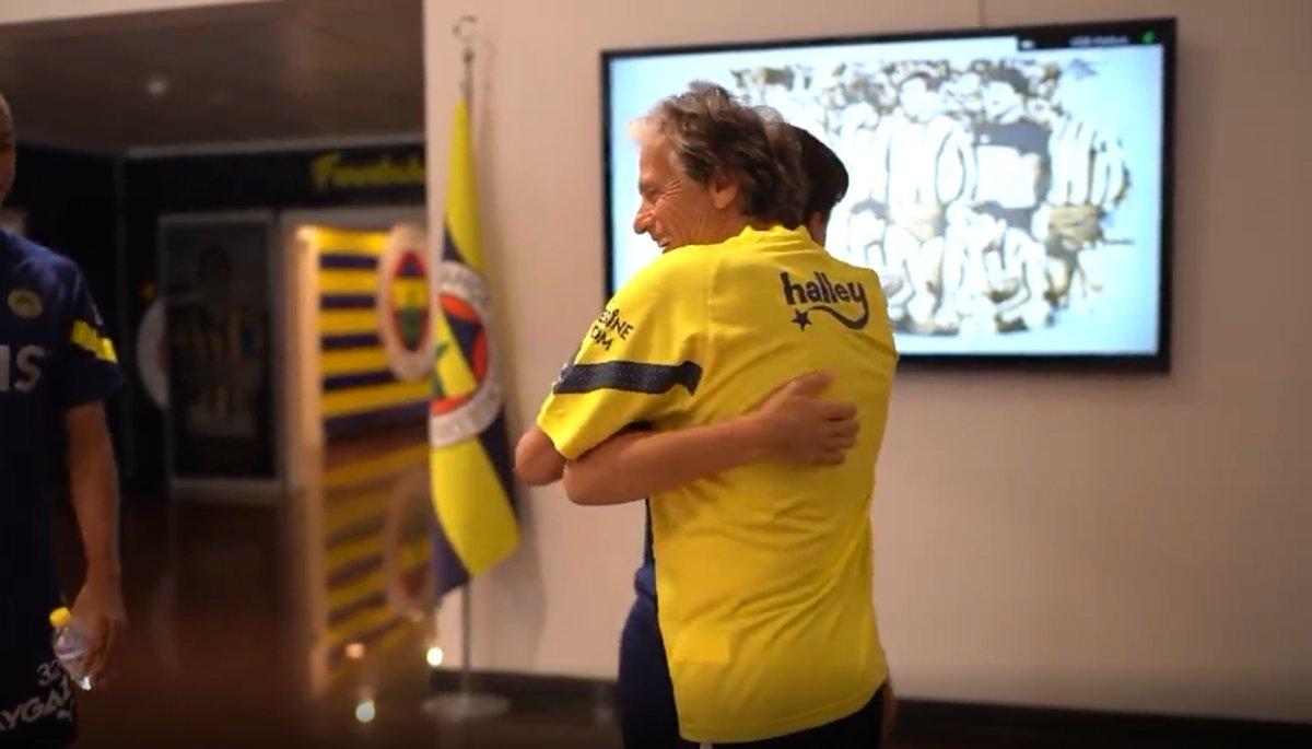 Arda Güler, Jorge Jesus’un elini öptü