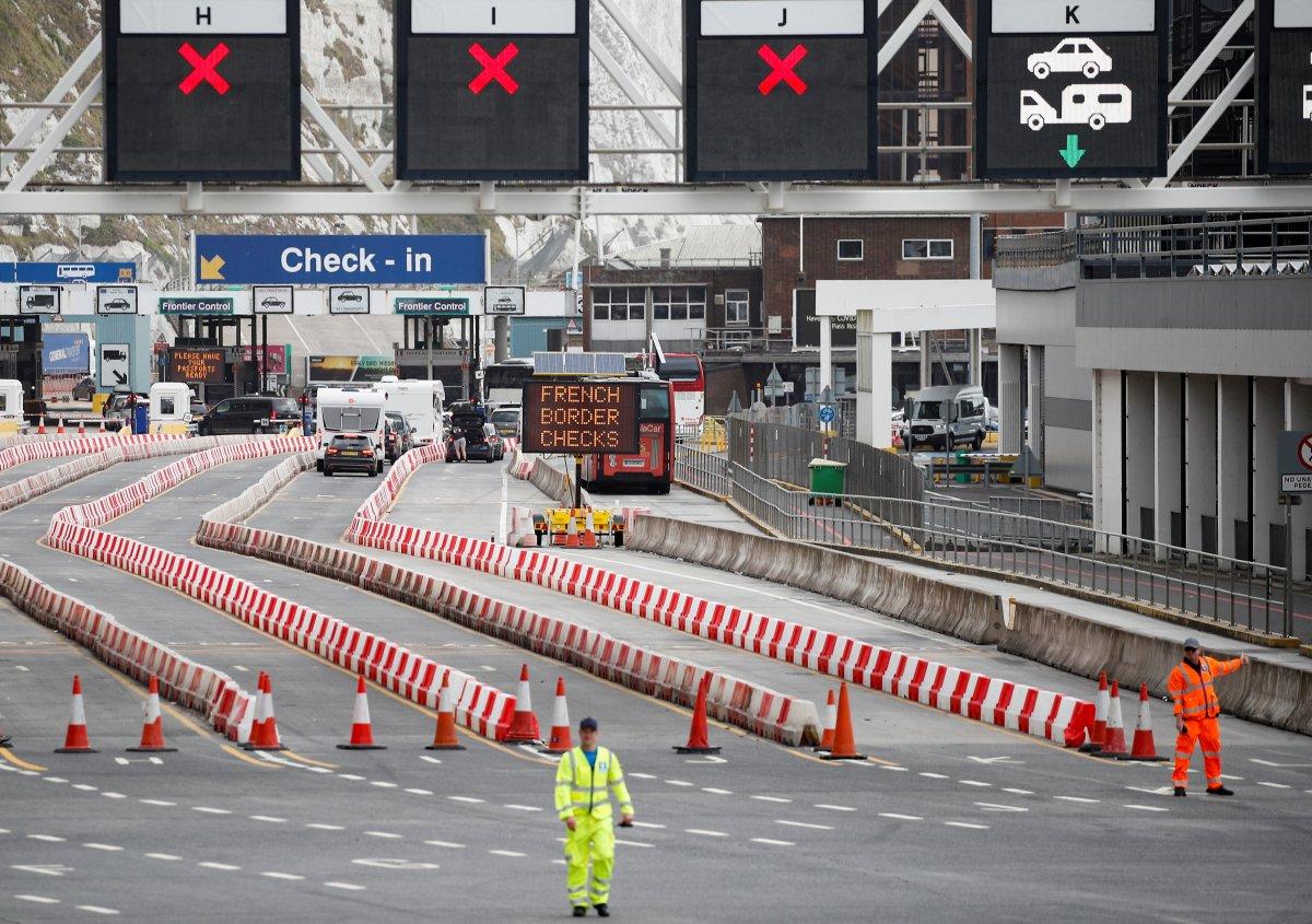 Dover Limanı'ndaki yoğunluk için yolculara erken gelin çağrısı