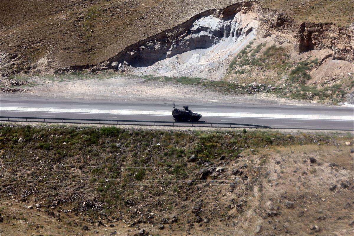 Iğdır'da trafik kurallarına uymayan sürücüler helikopter ile denetlendi