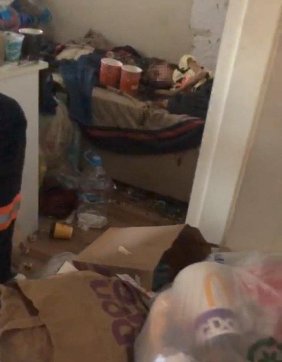 Bursa'da esnaf, çöp evde bulunan çocuğun teyzesini anlattı