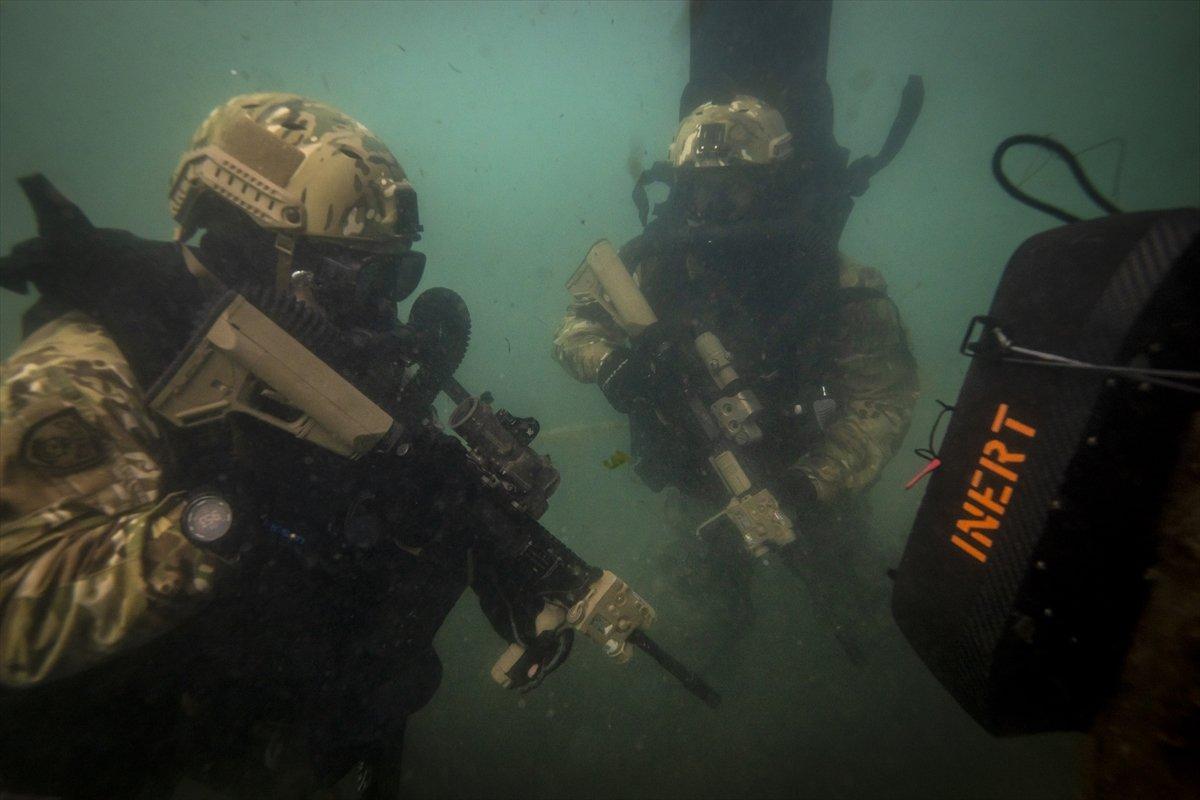 Mavi Vatan'ın korkusuz komandolarının eğitimi görüntülendi