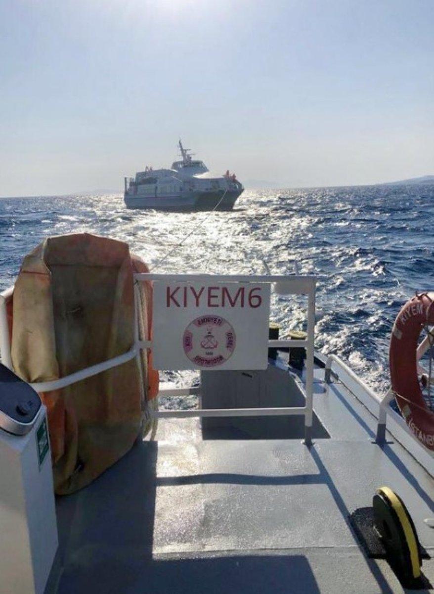 Bodrum-Kos arasında arızalanan feribot, yolcularla birlikte kurtarıldı