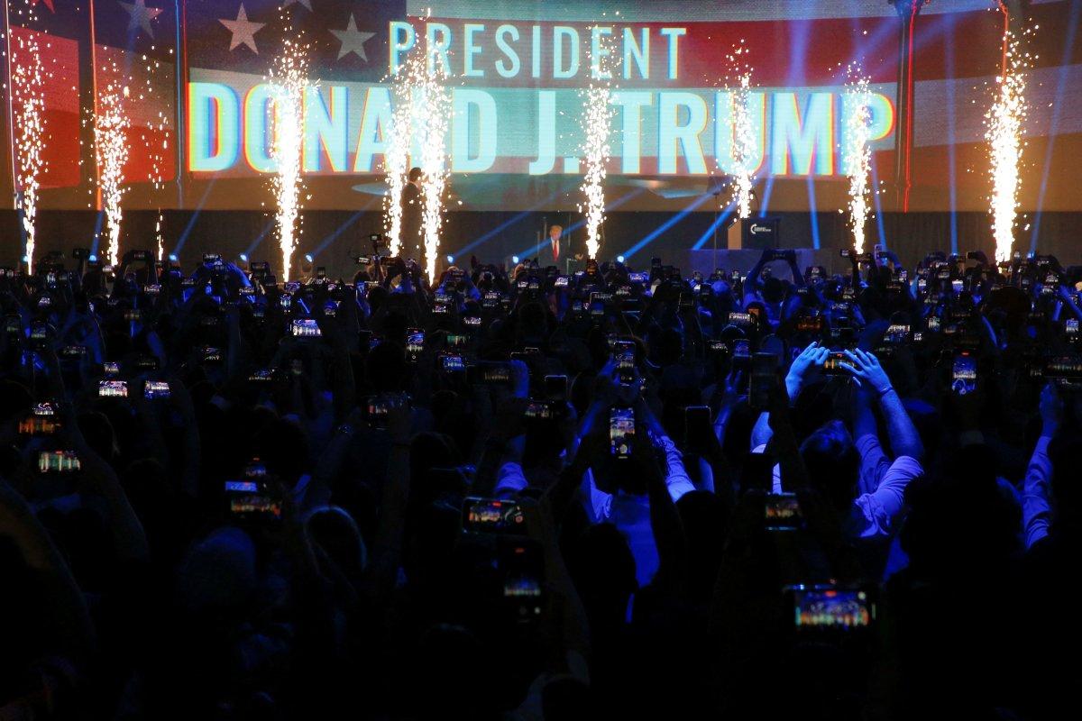 Donald Trump, LGBT'ye tepki gösterdi