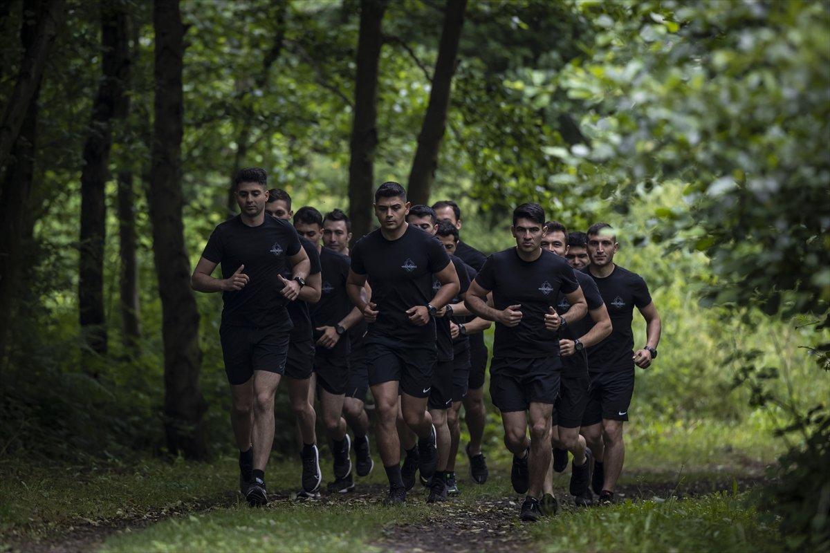 Mavi Vatan'ın korkusuz komandolarının eğitimi görüntülendi