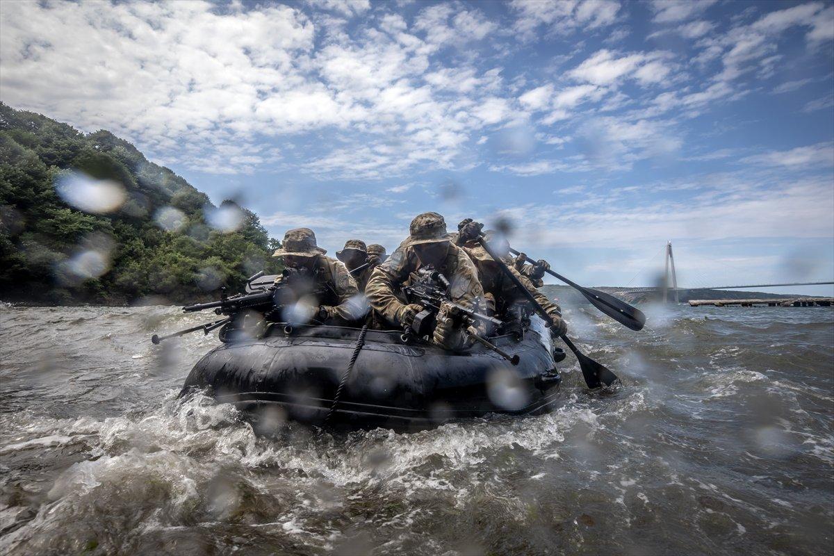 Mavi Vatan'ın korkusuz komandolarının eğitimi görüntülendi