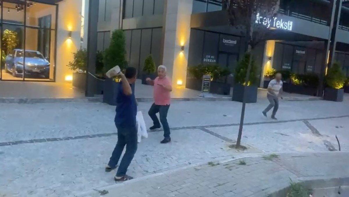 Bursa'da otobüste kadınların ayağını çeken şüpheliye meydan dayağı atıldı