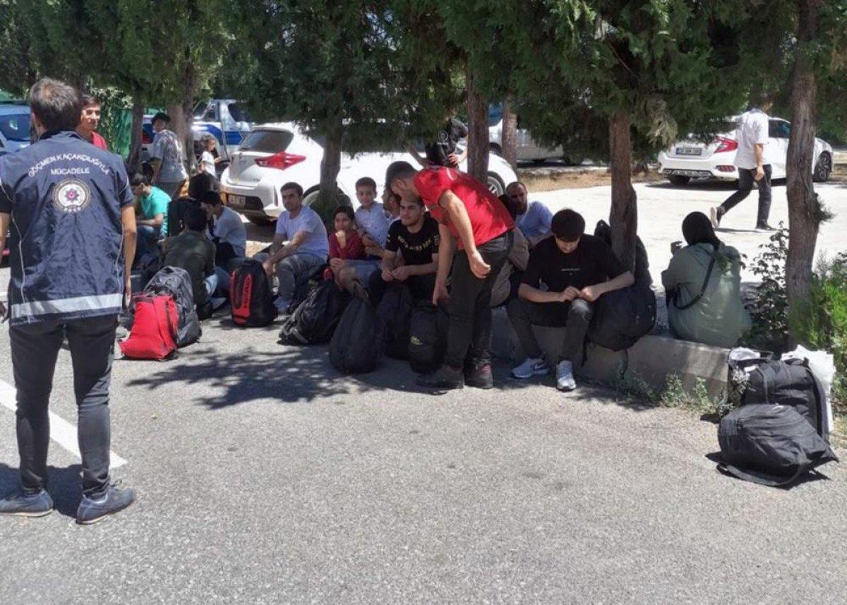 İstanbul'dan yola çıkan 112 göçmen Muğla'da yakalandı