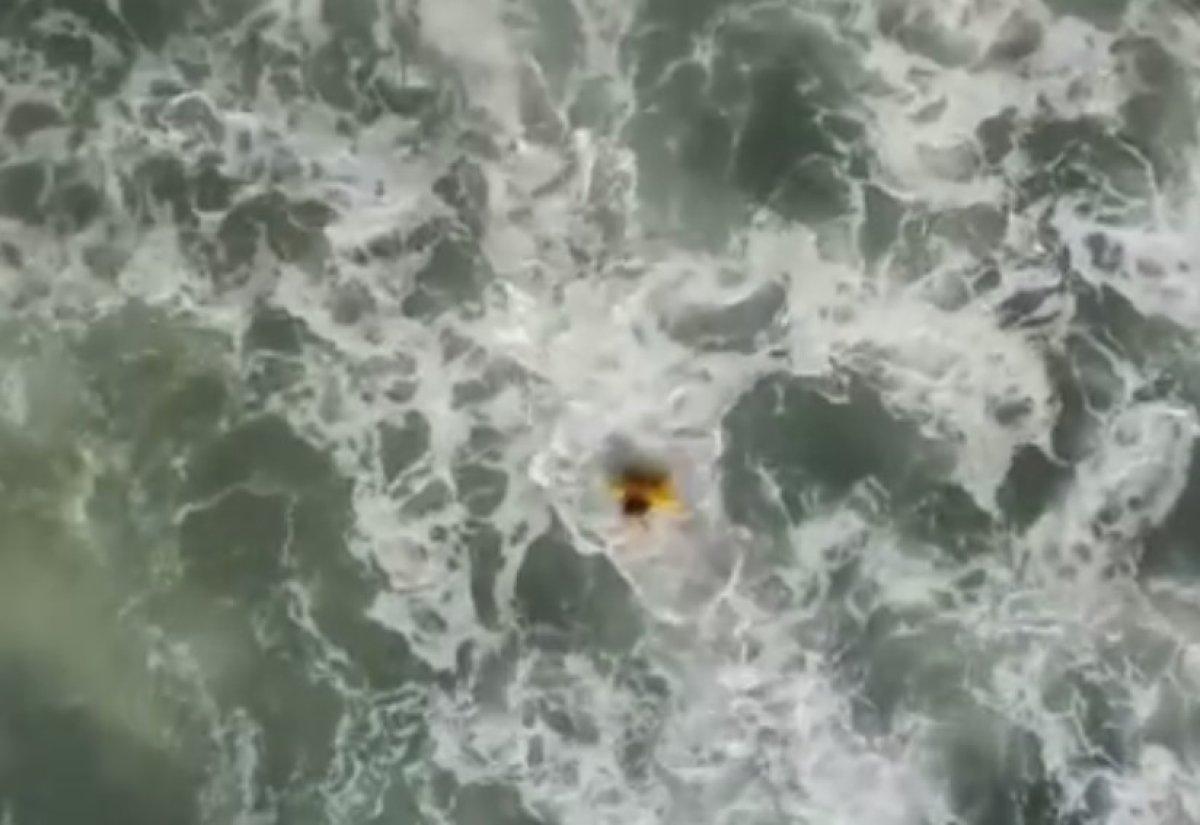 İspanya'da boğulmak üzere olan çocuğun yardımına drone koştu