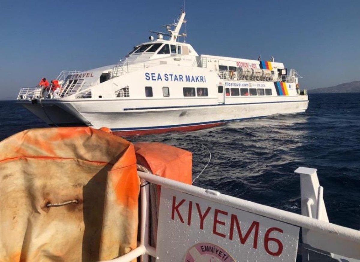 Bodrum-Kos arasında arızalanan feribot, yolcularla birlikte kurtarıldı