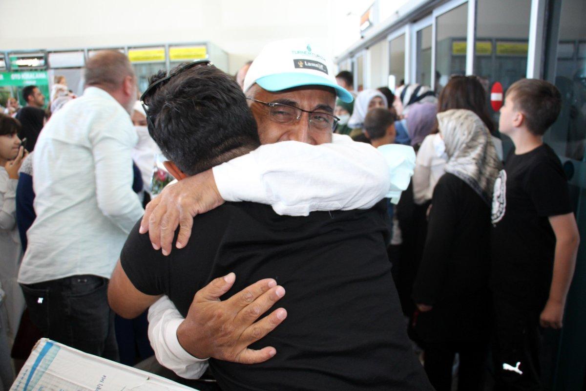 Hacı kafilesi Sivas'a döndü