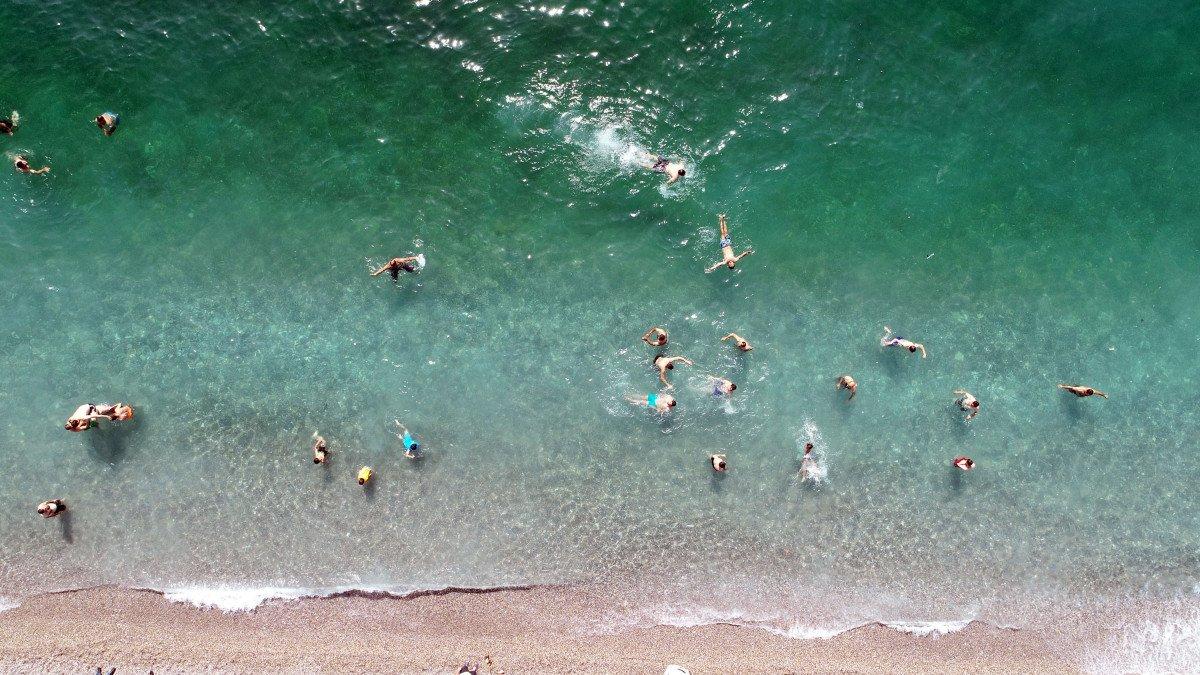 Van'ın mavi bayraklı plajında yoğunluk oluştu