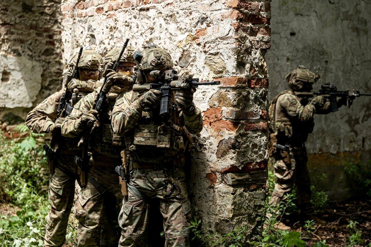 Mavi Vatan'ın korkusuz komandolarının eğitimi görüntülendi