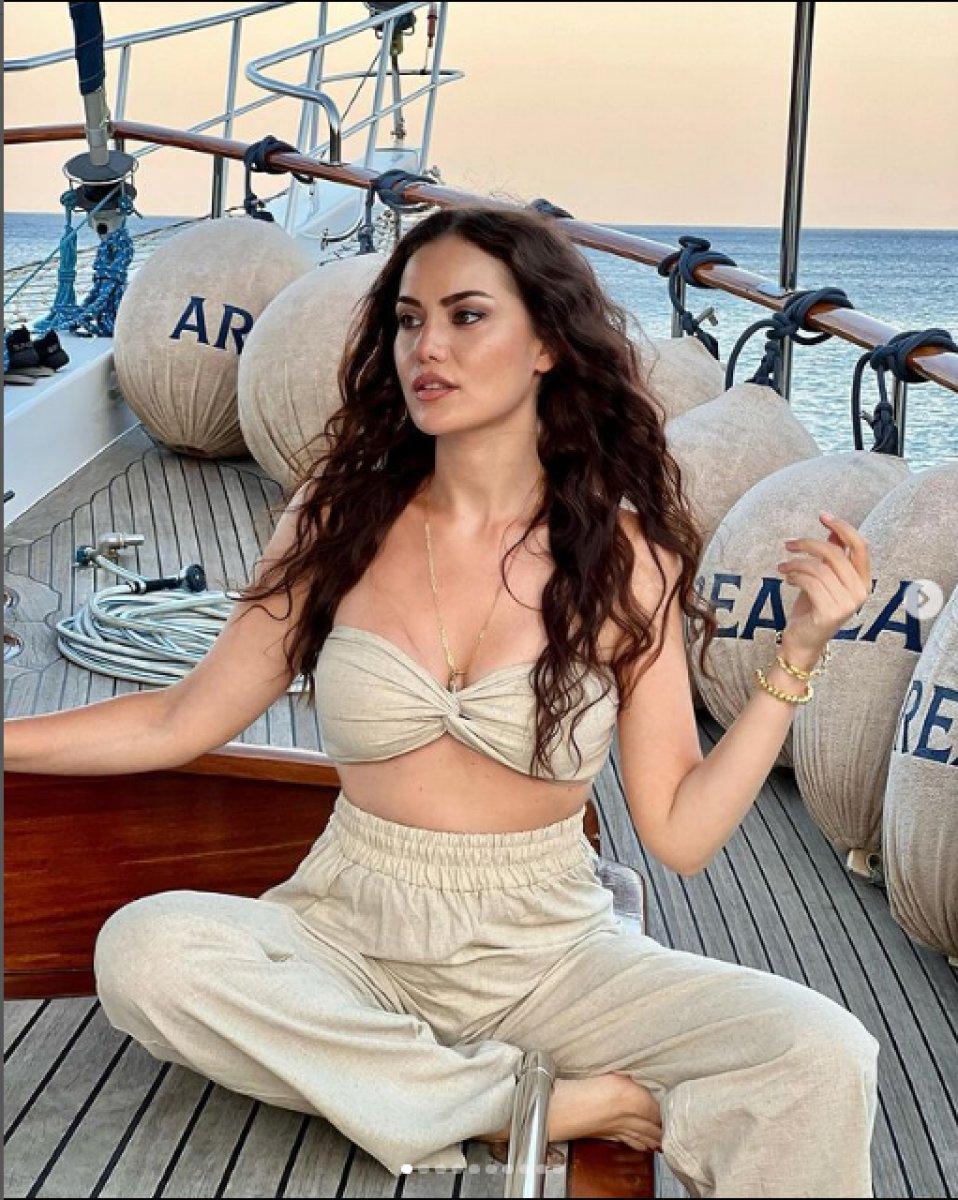 Fahriye Evcen, Rusya'dan dönen Burak Özçivit'le tatilde