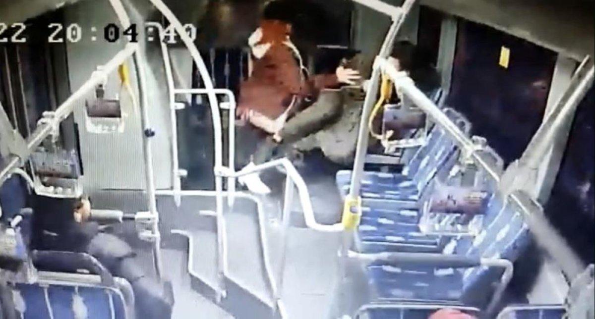 Metrobüste taciz iddiası: 25 gün sonra yakalandı