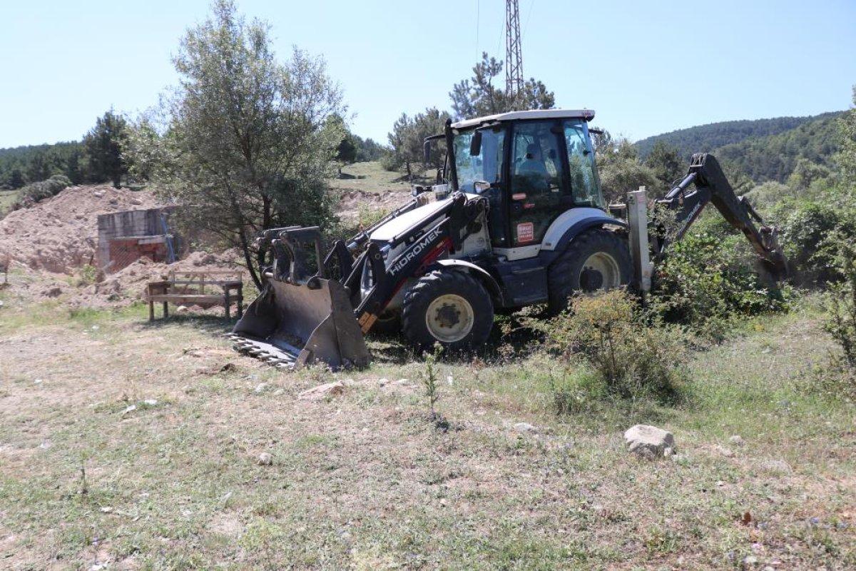 Bolu’da 141 kişinin zehirlendiği köyde kurban etinden numune alındı