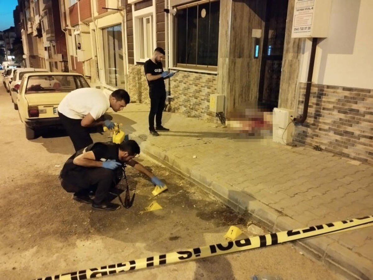 Edirne'de ayrı yaşadığı eşine pusu kuran şahıs kurşun yağdırdı