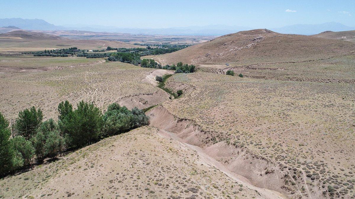 Van'da Urartu dönemine ait yapılar keşfedildi